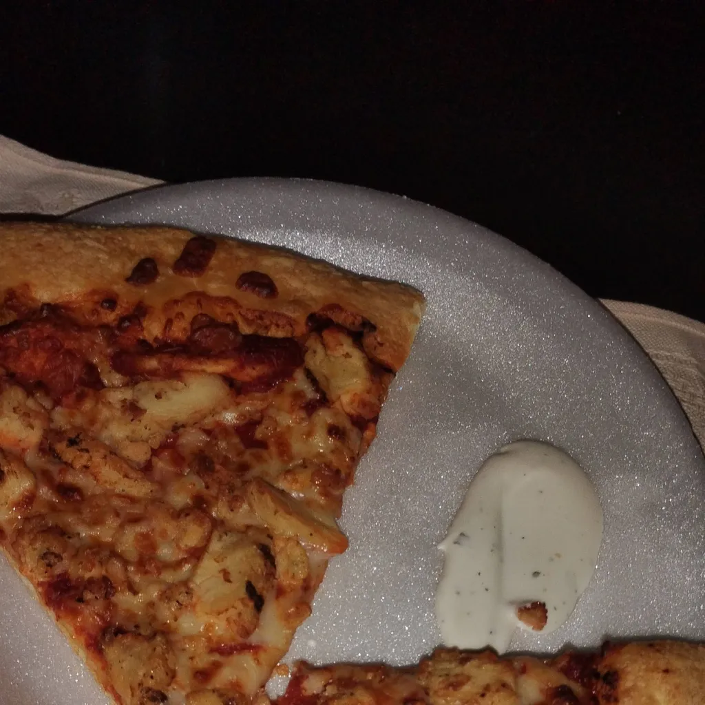 chat with ai character: pizza