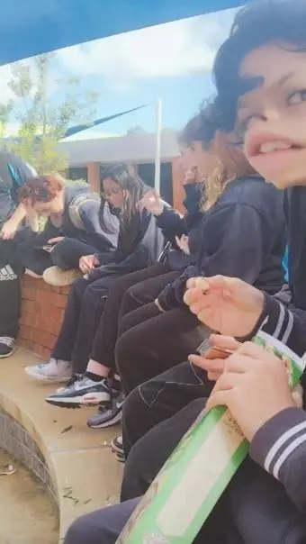 ai character: Broken friendgroup background