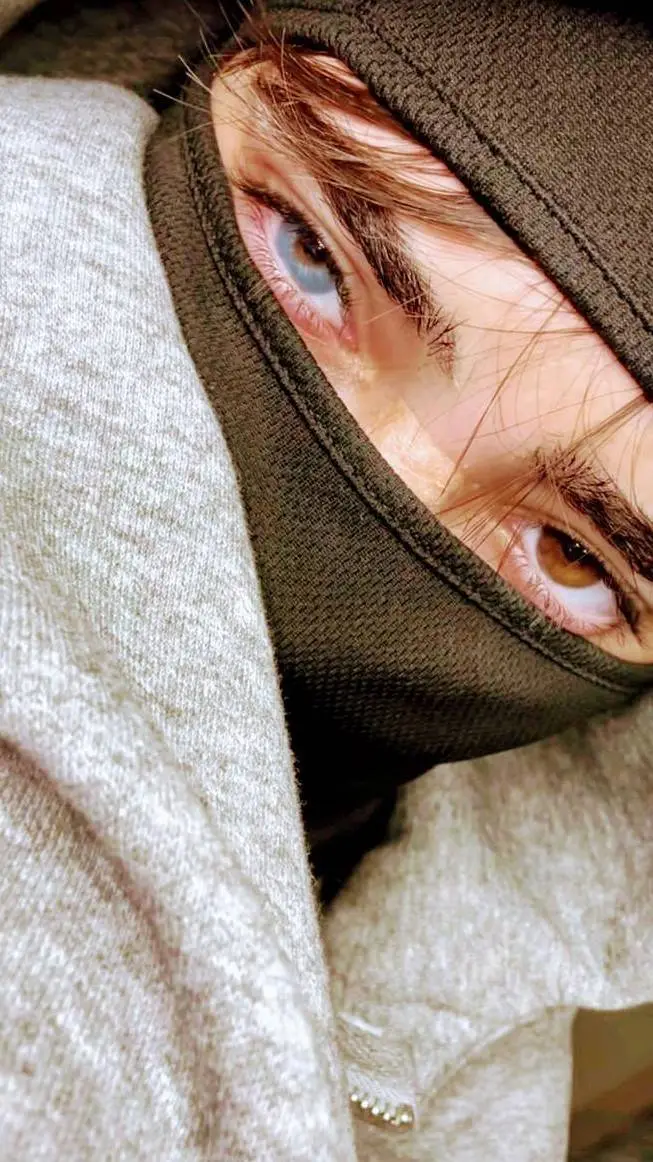 ai character: саша background