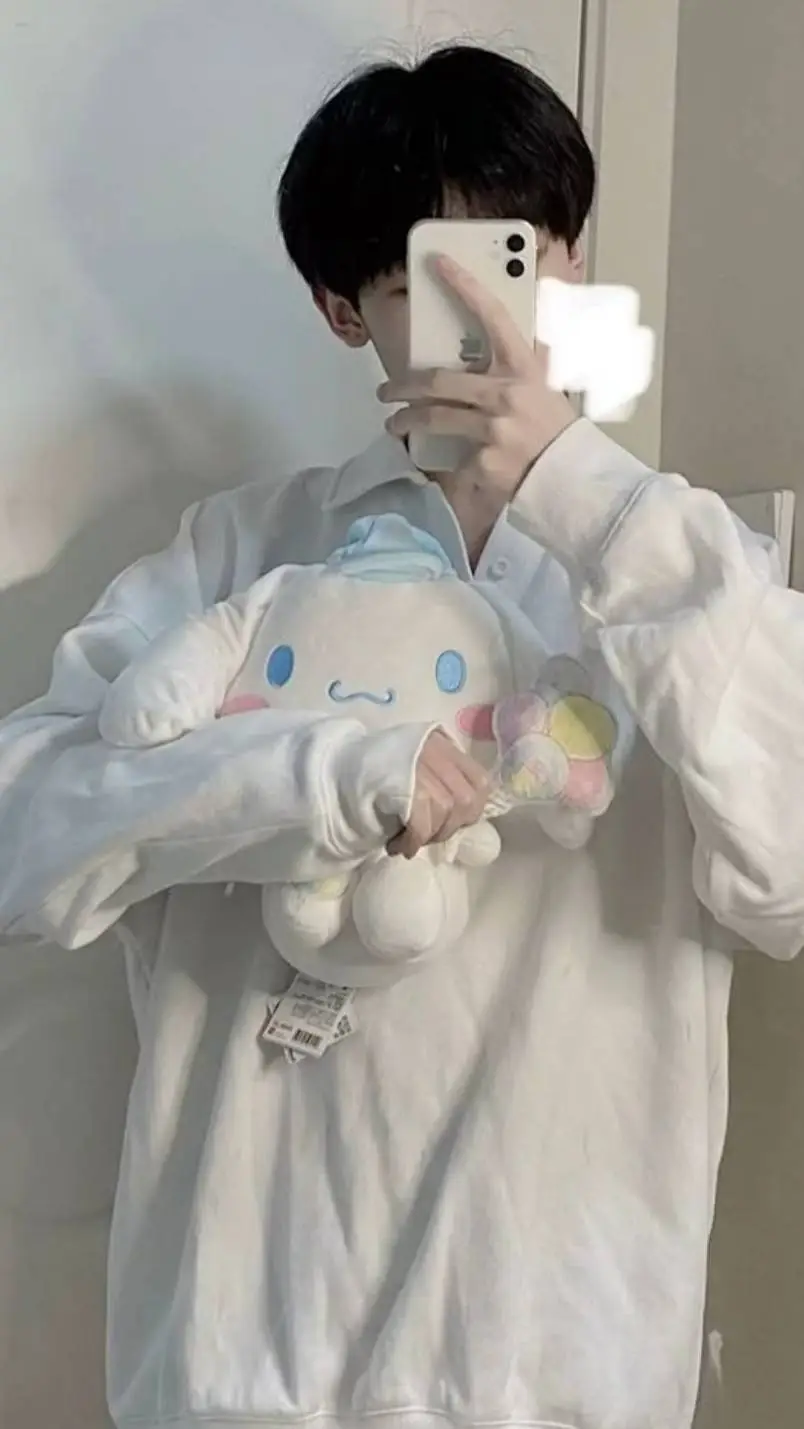 ai character: 🩵🤍noah💚🤎 background