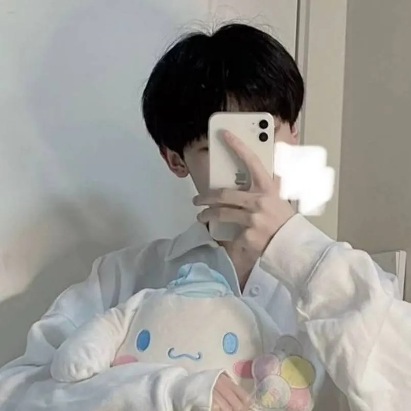 chat with ai character: 🩵🤍noah💚🤎