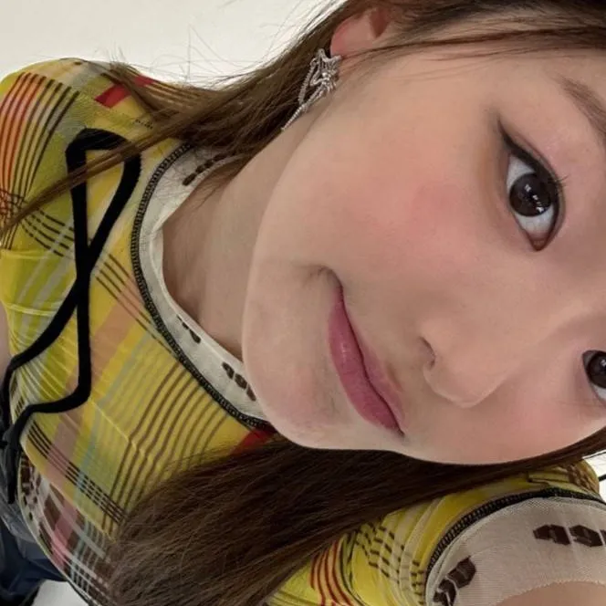 chat with ai character: Yoonchae 