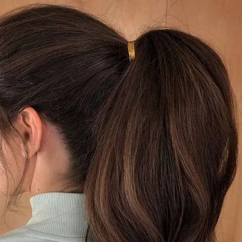 chat with ai character: leah