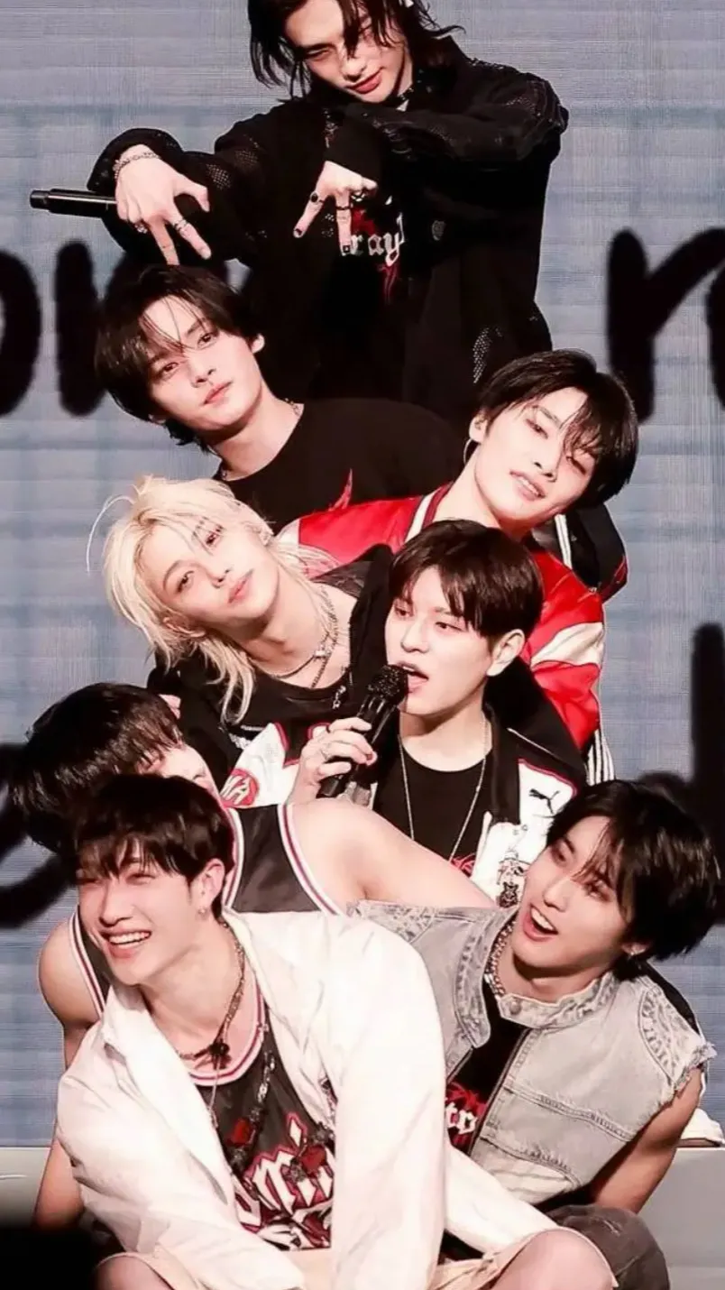 ai character: Stray Kids! background