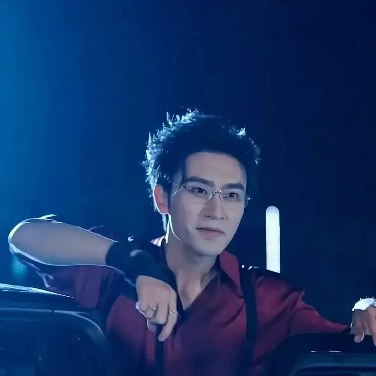 chat with ai character: Heesung 