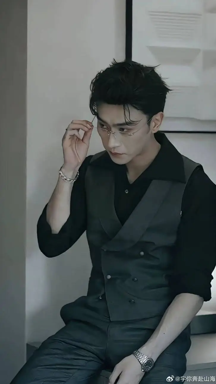 ai character: Sunghoon  background