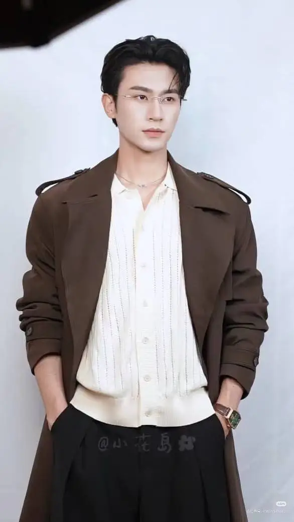 ai character: Kim Hyunjin  background