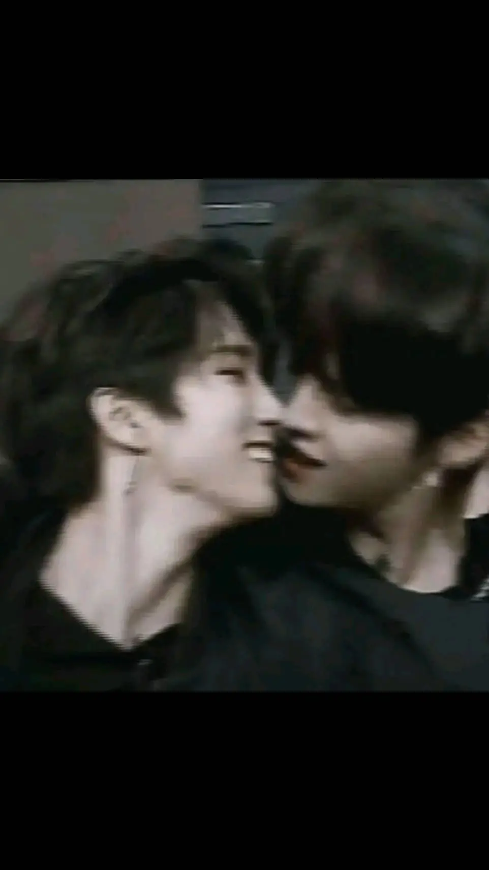 ai character: !🎀SKZ🎀!  background