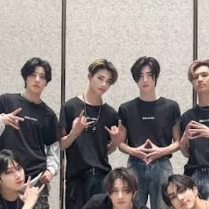 chat with ai character: ENHYPEN!!!!!!! 