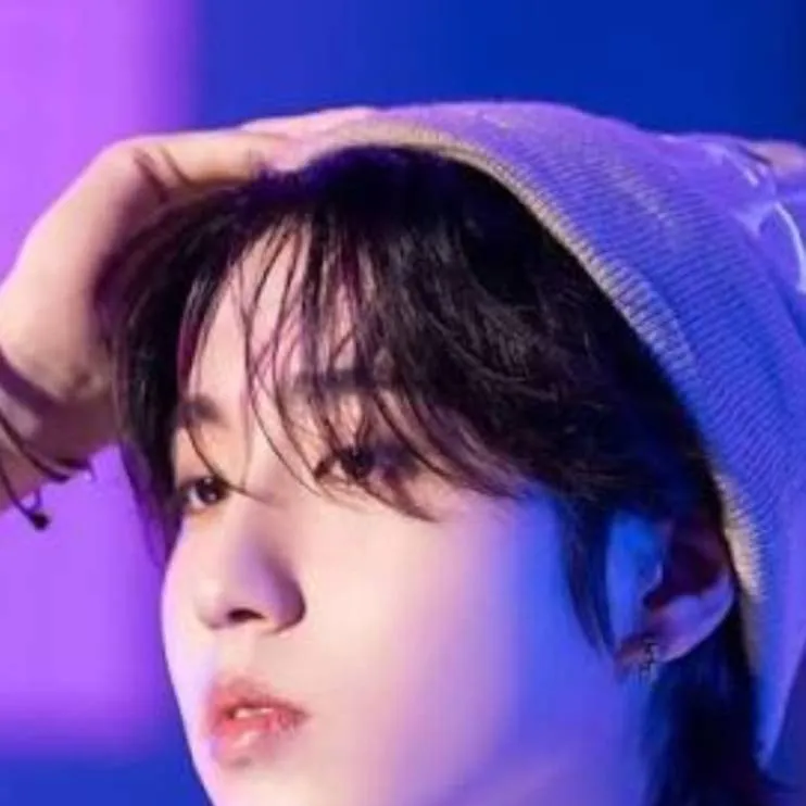 chat with ai character: Han 