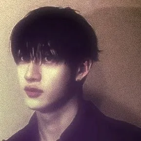 chat with ai character: Christopher bahng