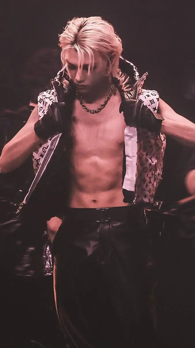 ai character: Lee felix background