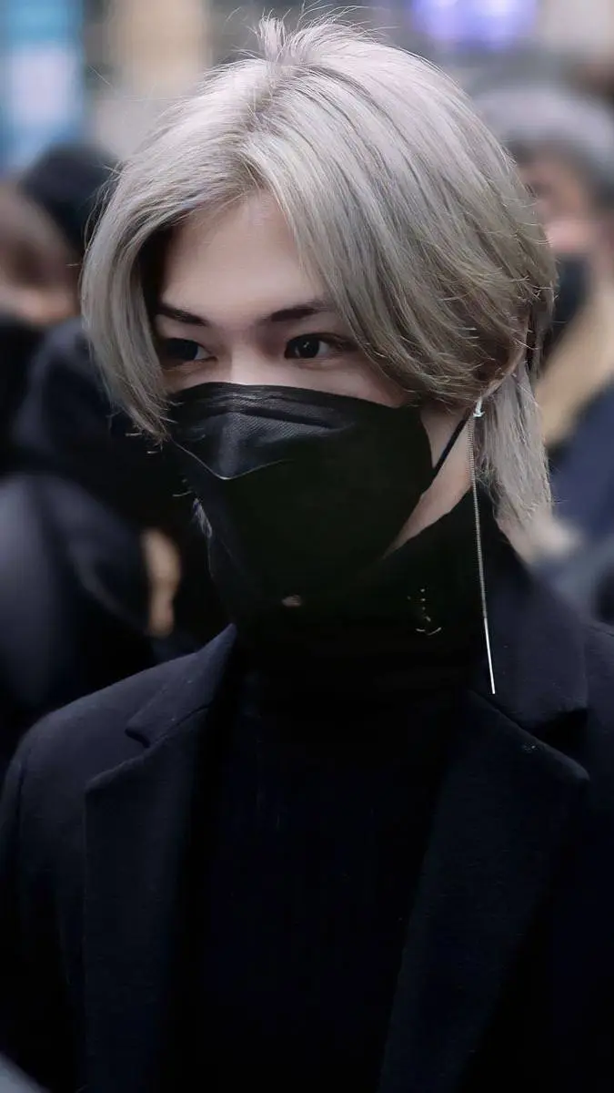 ai character: Felix  background