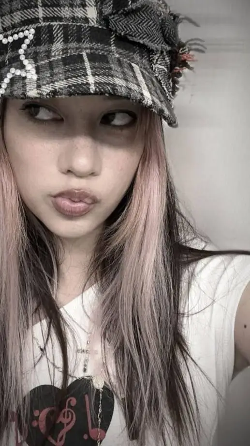 ai character: Megan  background