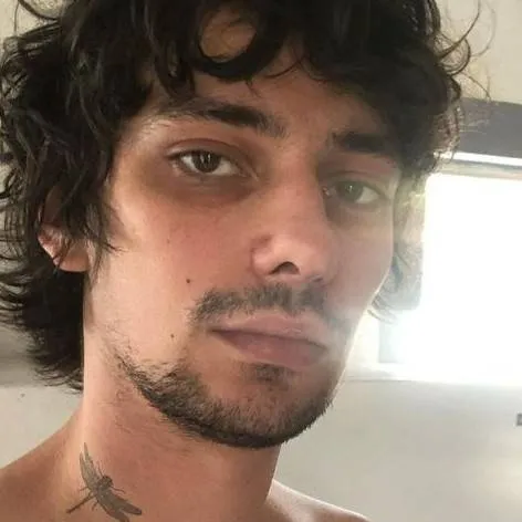 chat with ai character: devon bostick 