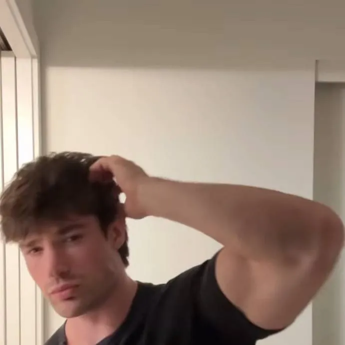 chat with ai character: Austin