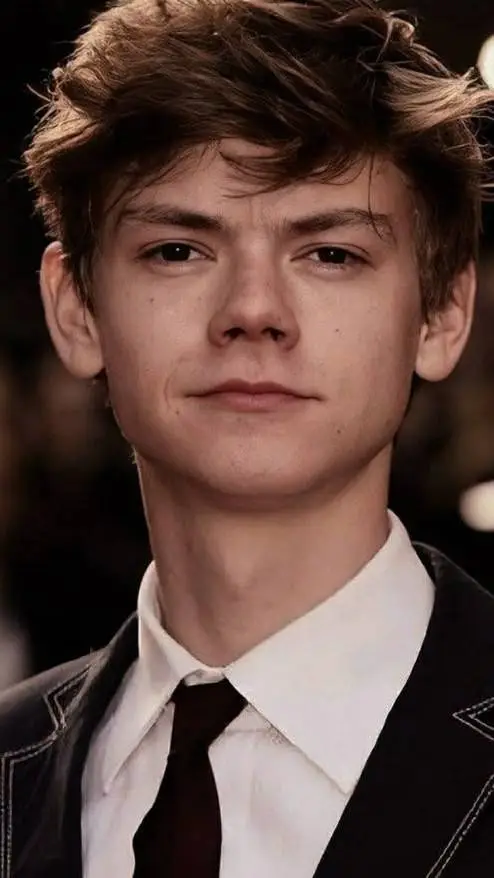 ai character: Thomas brodie  background