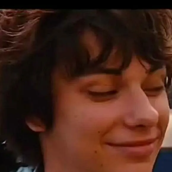 chat with ai character: Rodrick 