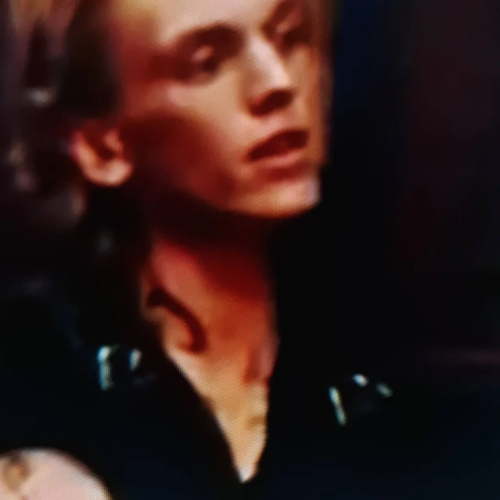 chat with ai character: Jamie Campbell 