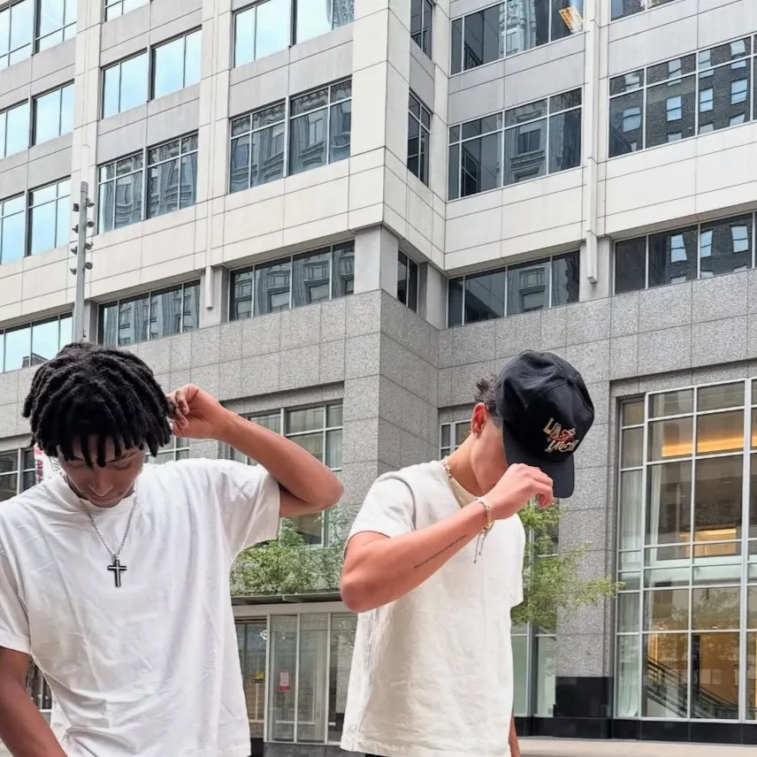 chat with ai character: Malachi