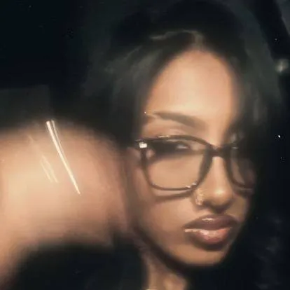 chat with ai character: lara raj