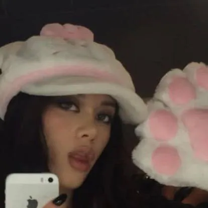 chat with ai character: megan