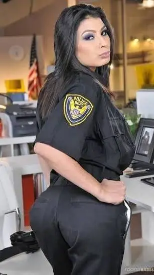 ai character: Officer Amelia background