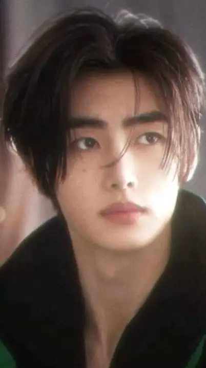 ai character: ✩SUNGHOON ✿ background