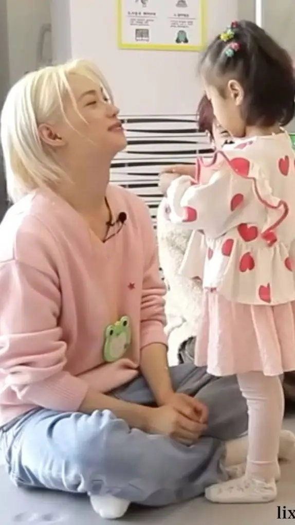 ai character: FELIX background