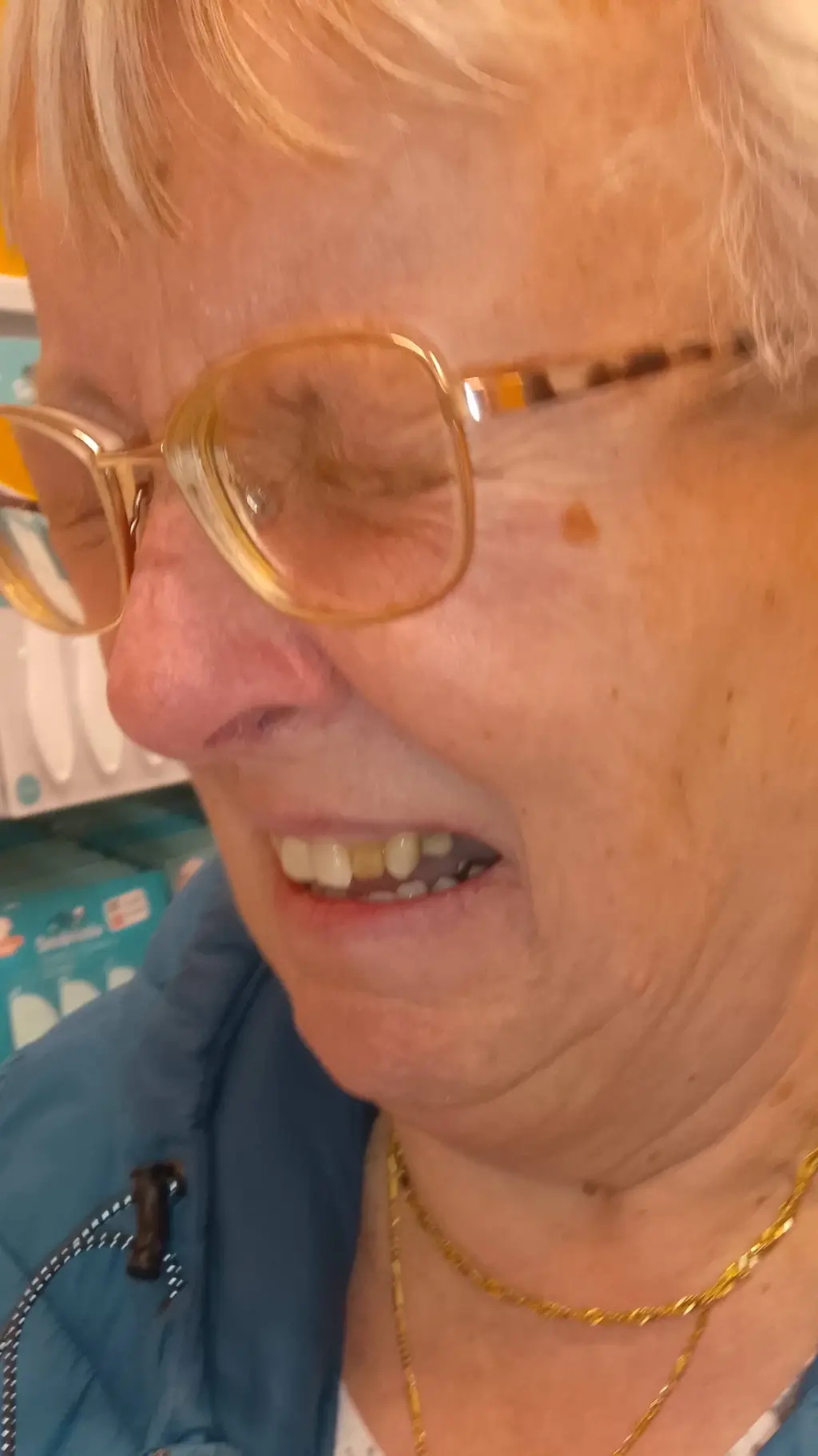 ai character: Annette background