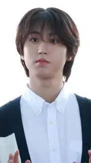 ai character: Han jisung 🐿️ background