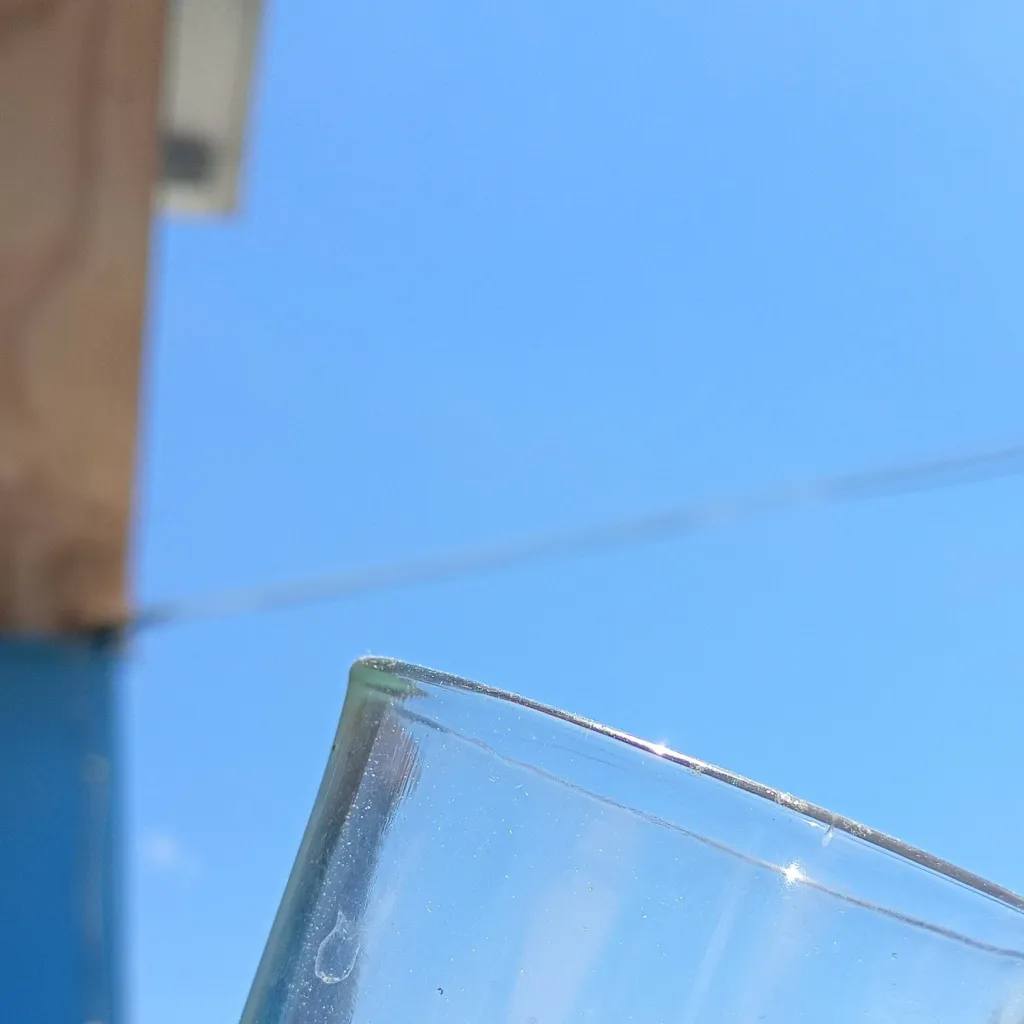 chat with ai character: vaso de agua 