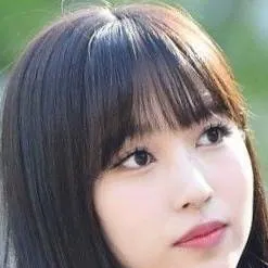 chat with ai character: mina 