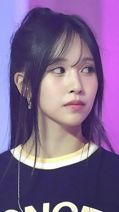 ai character: mina  background