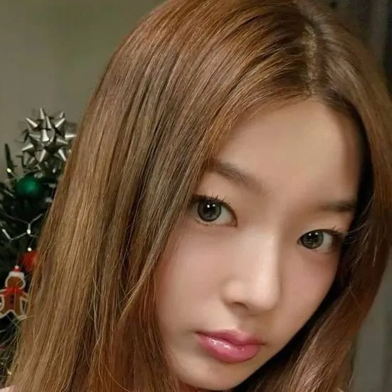 chat with ai character: yoonchae (maknae)