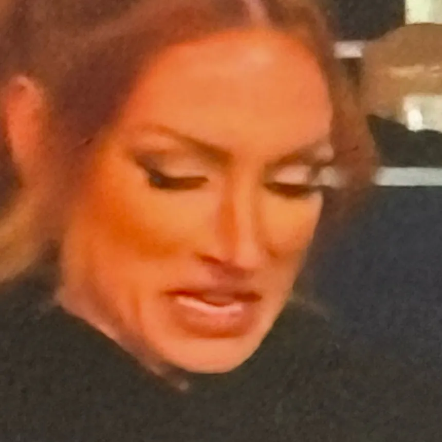 chat with ai character: Becky Lynch