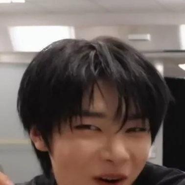 chat with ai character: Jeongin