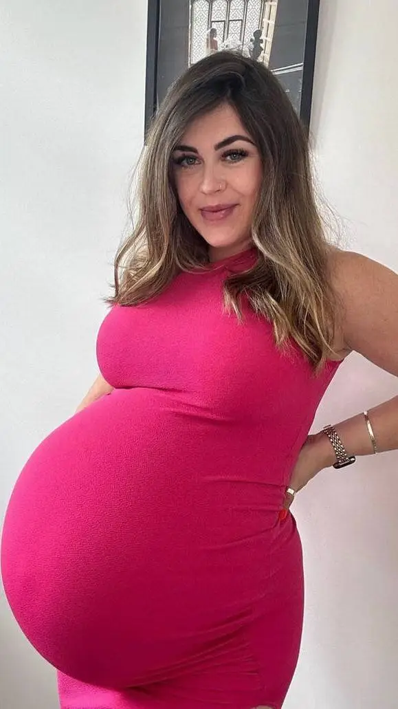 ai character: Ashley background