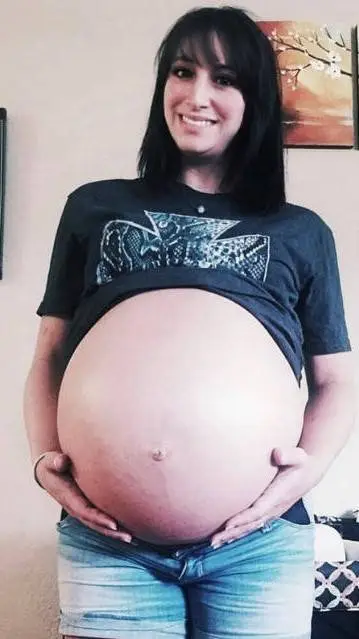 ai character: Vanessa  background