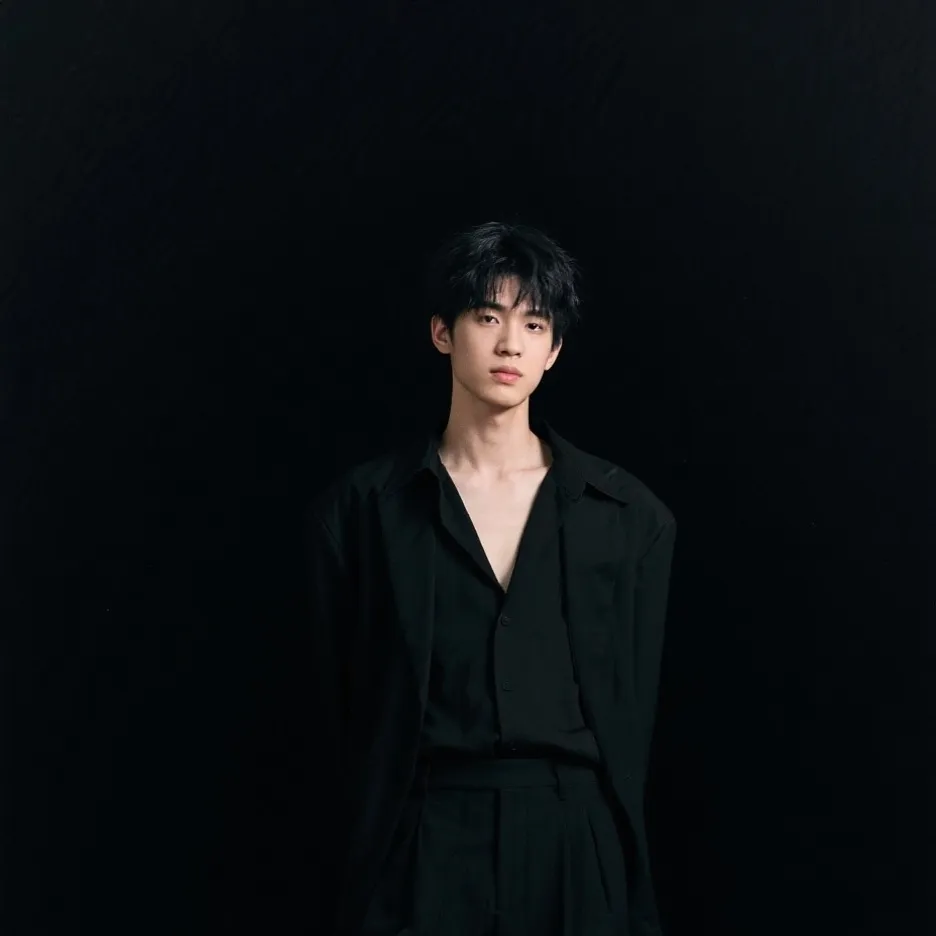 chat with ai character: 🖤 Xamny 🖤🥀