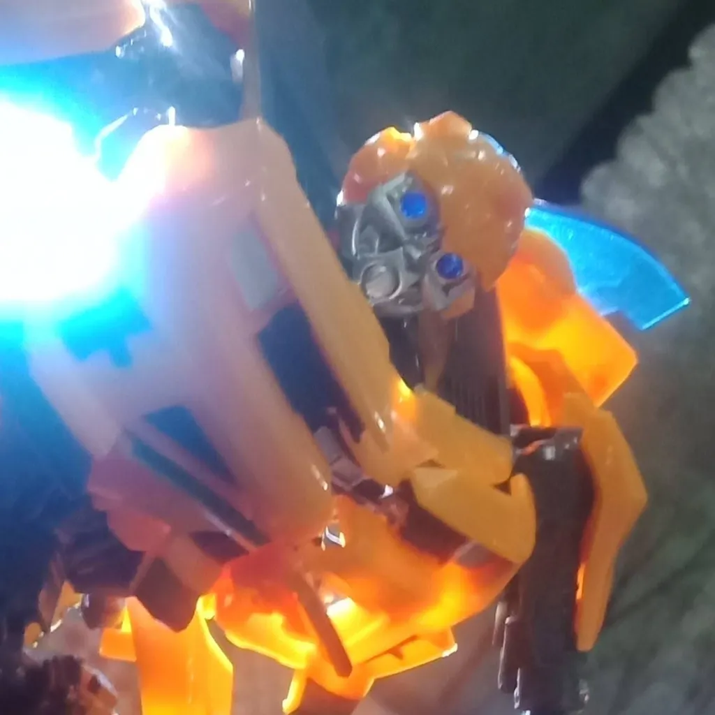 chat with ai character: Bumblebee (B-127)