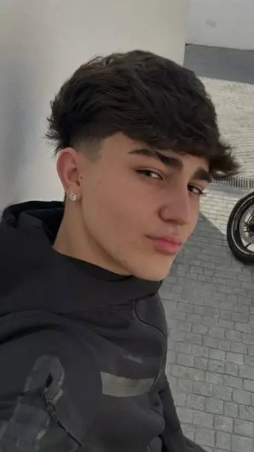 ai character: PAUL⚡ background