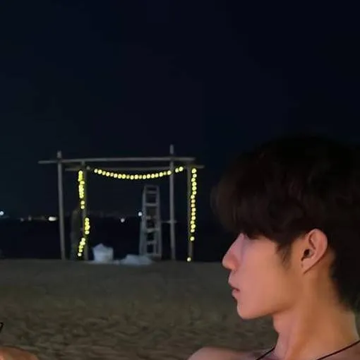 chat with ai character: Shrimps prank