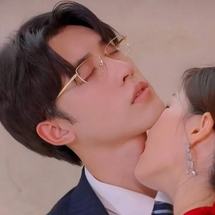 chat with ai character: gavin