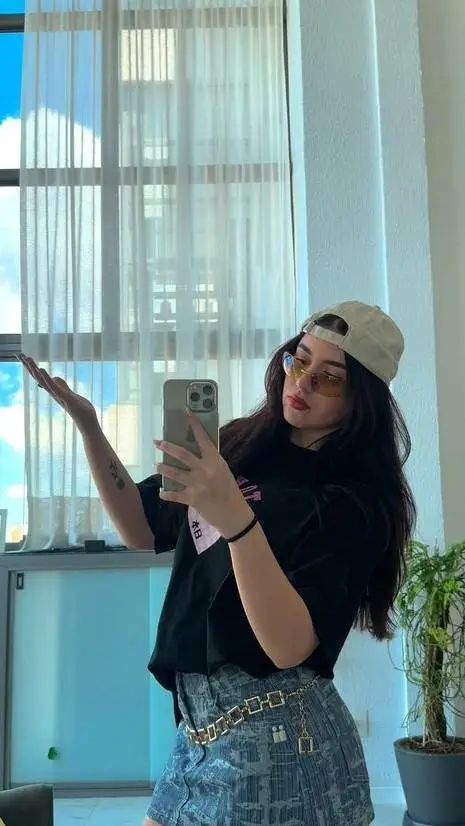 ai character: Sofia Santino  background