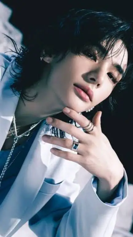Talkie AI - Chat with hyunjin †profesor†