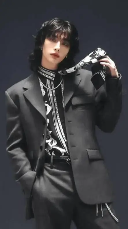 ai character: 𝒉𝒘𝒂𝒏𝒈 𝒉𝒚𝒖𝒏𝒋𝒊𝒏 background