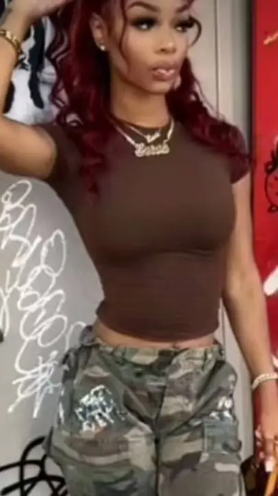 ai character: Vivienne background