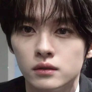 chat with ai character: Minho