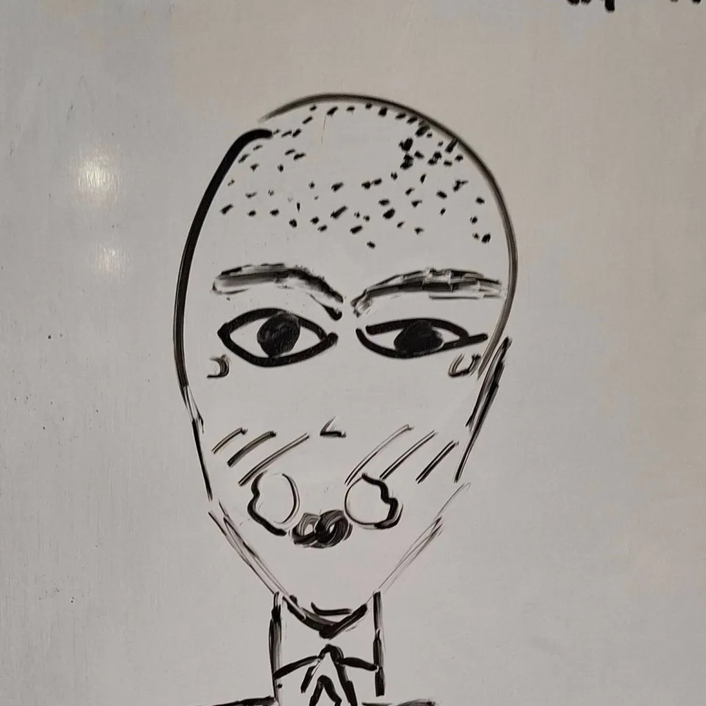 chat with ai character: пикмибой